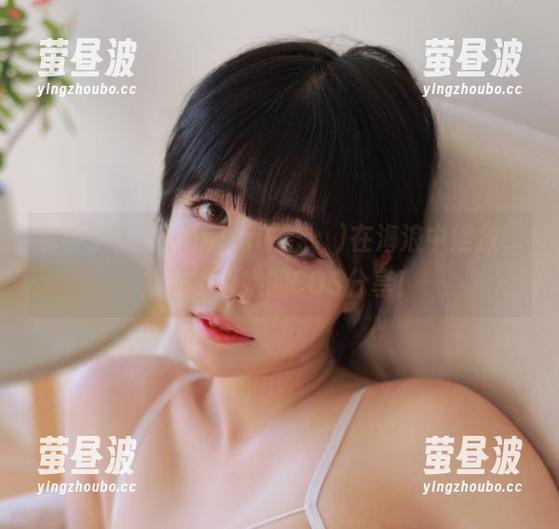 水手少女Addielyn(에디린)在海浪中绽放，别忘了看她的COS分享！