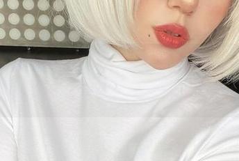 Alina Becker新鲜出炉的写真集，尼尔：机械纪元2B，看得我眼睛都亮了！