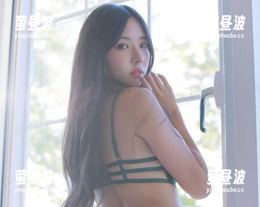 Habin夏彬(하빈)又来了，MissDica在水中又怎能不拍出好看的最新图片呢？