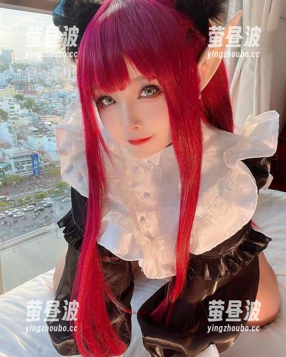 图片里的SayoMomo，兴登堡兔女郎装发出不同寻常的光，说不清的感觉。