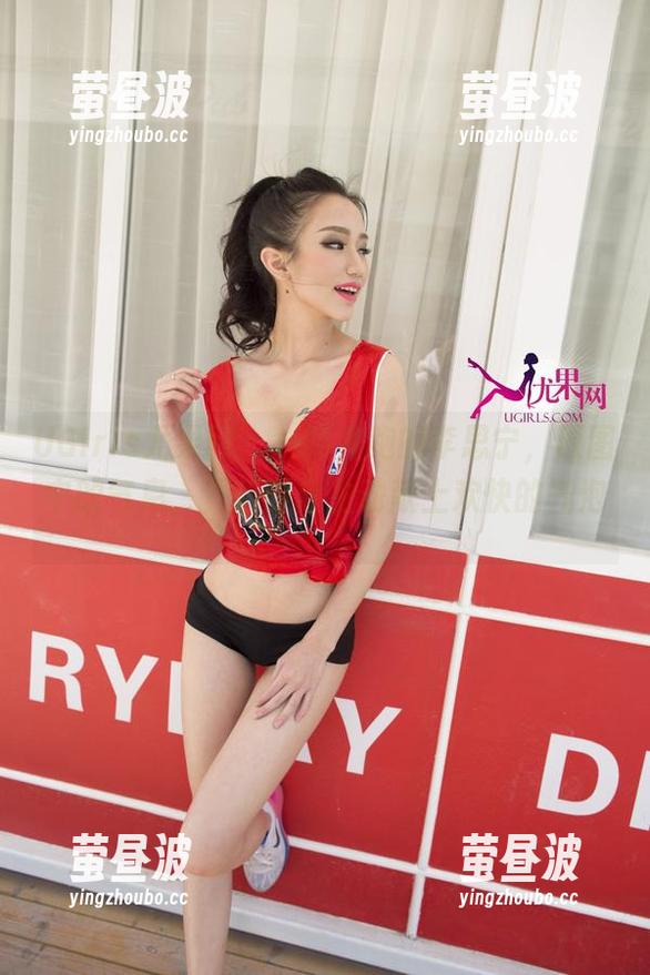 UGirls尤果网 - 一路奔跑的李思宁，原图中的气息，更新时分主动献上欢快的气泡。