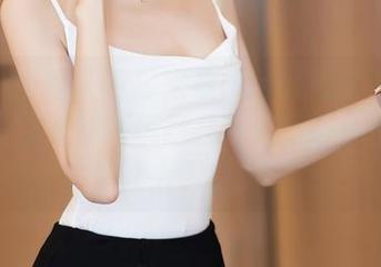 Xiuren秀人网 – 来看Carol周妍希又带来了什么黑丝新玩意儿？最新的分享总是让人纠结！