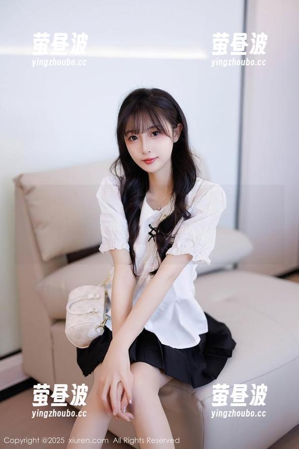 Xiuren秀人网 - 蓝色OL制服套图合集：余贝拉bella在噼里啪啦的键盘声中，为工作赋予了无限美好。