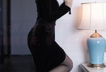 Xiuren秀人网 – 白得不像话，卡卡酱的最新写真集，每一页都在发光！