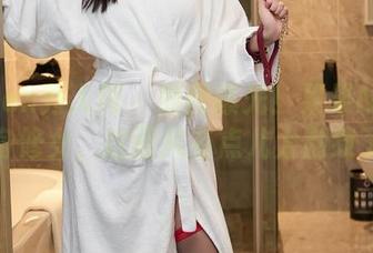 Xiuren秀人网 – 原图曝光！果果Nikki变身修女，这画风有点儿太别致了。
