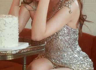 Xiuren秀人网 – 学习瑶瑶baby，在线美图里的少女音。