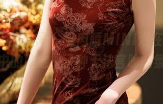 Xiuren秀人网 – 当肉晴MINI泡在浴室，图片中的她定格了种无法言喻的氛围。