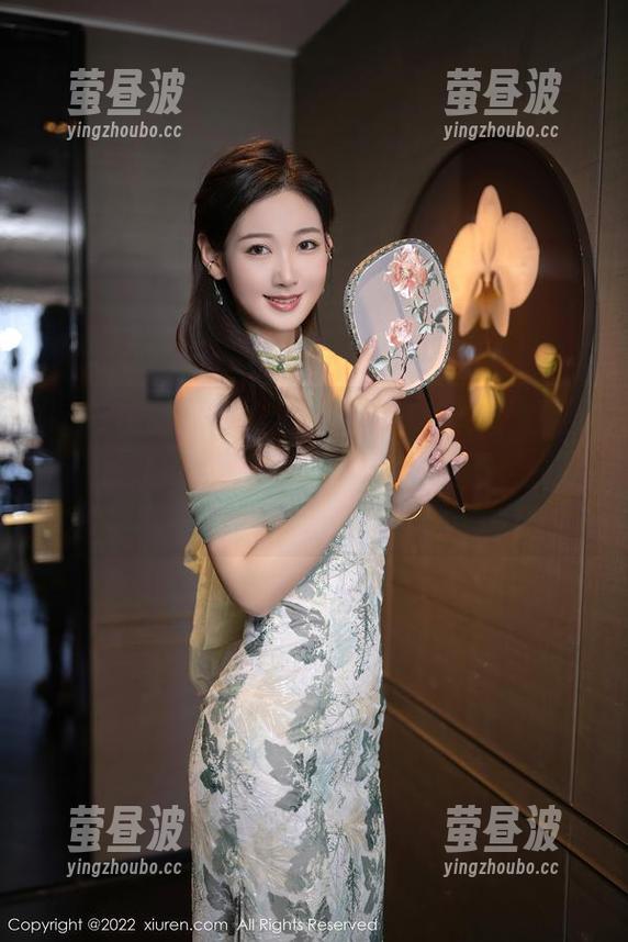 Xiuren秀人网 - 当陆萱雅化身女王，图册里分享的每一刻都像在“说服”我做个勇敢的人。