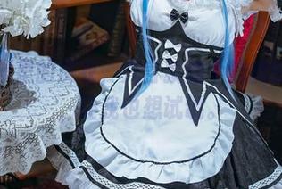 作品集里的皮衣，九言就像个酷酷的角色，让我也想试试。