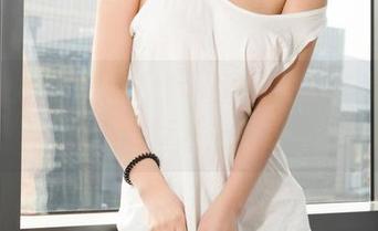 克拉女神 – 最新上传，颖儿黑白作品，目光也跟着黑白移动…