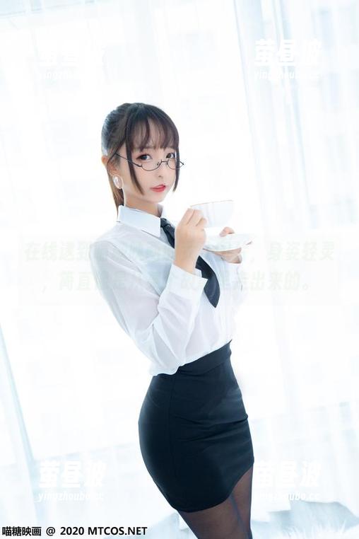 在线逮到喵糖映画的女仆图片，身姿轻灵，简直像是从某个故事里走出来的。