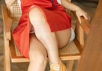 黑丝死库水——失眠小宁写真里的美图如梦似幻。