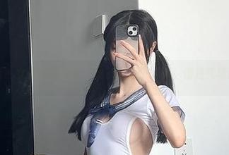 微密圈 – 女刺客在这里，椅子只是个道具，但是气场满分！