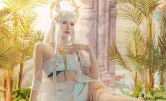 有了“如月灰”的吊带，我的美图壁纸库存又要丰富啦，真得感谢她！