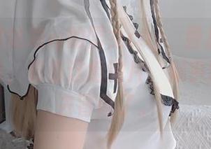 小容仔咕咕咕w的雪女cos，叠加了奇妙冒险元素，看着这组图片，似乎也想跟着去冒险了。