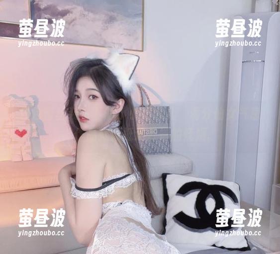 小小奶瓶儿 白色蕾丝装扮下的小小奶瓶儿,满分仙女气息,作品就像抵达云端的妩媚。