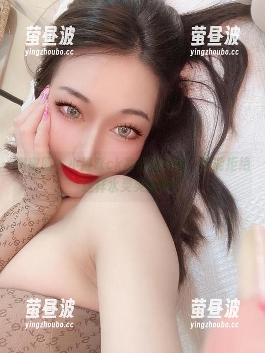 微密圈 - 小猫咪ck高清泳池照，谁能拒绝这样水灵灵的美？
