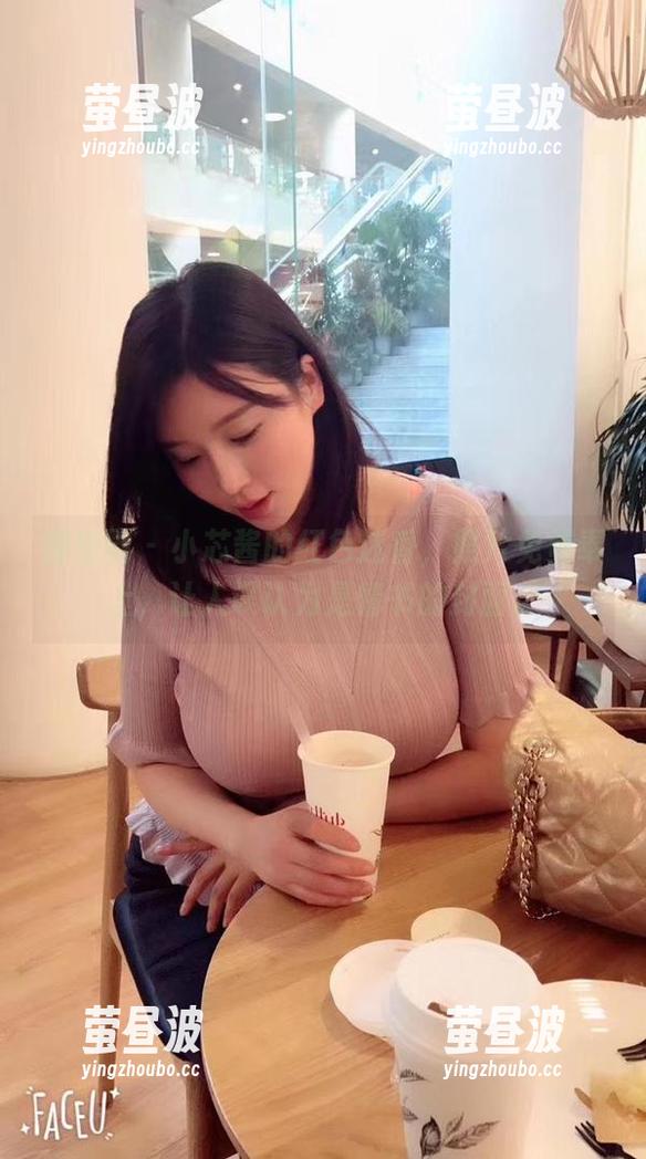 小芯酱 微密圈 - 小芯酱的红色迷香,照片免费奉上,让人误认为是情书的封面。