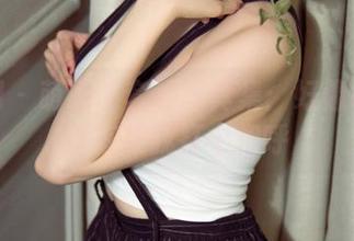 尤果网 – 萌萌的套装写真集:好像每一张都在跟我打个招呼