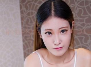 尤物馆 – 俞公主的灰丝图包，酝酿着一丝不易察觉的暗潮。