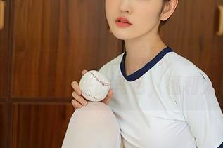 尤蜜荟 – 皮衣里的徐文君啊，我想说，像是从电影里走出来的角色，福利太棒了！