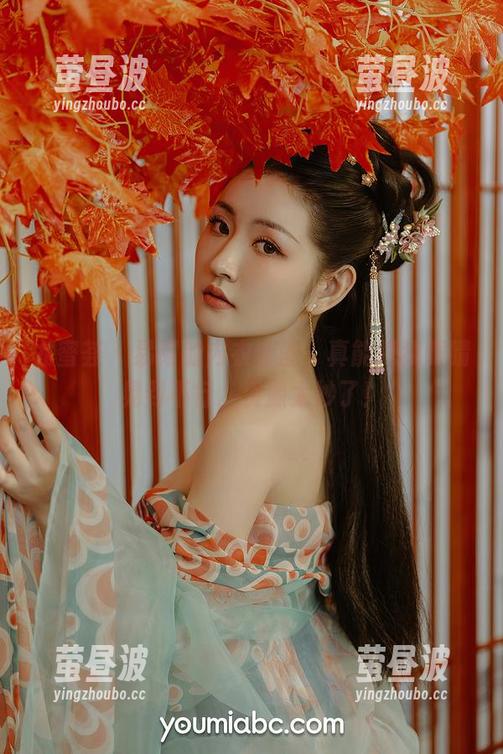 尤蜜荟 - 易阳的内衣套图，真能把我眼睛晃到不行。资源太妙了！