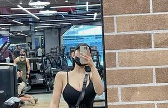 微密圈 – 左公子666最新写真：你绝对想不到的女友样子，快来下载—离婚率将会上升！
