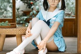 不看幼水铃衣的照片，我一定会后悔的，眼镜也是她的一部分吧。