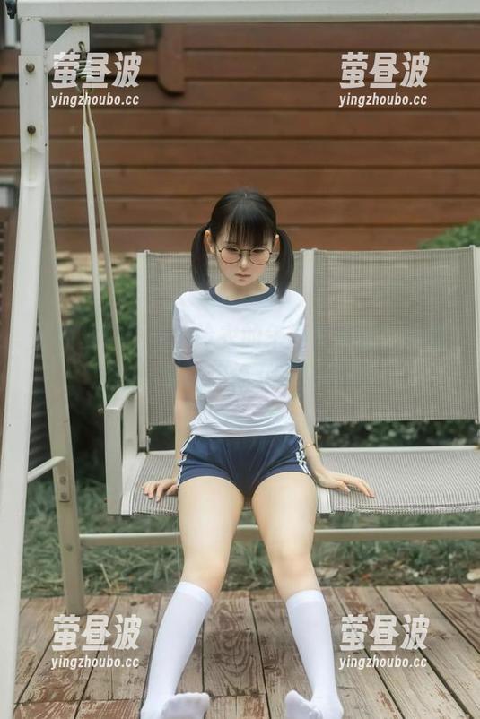 幼水铃衣 最新出炉!幼水铃衣的午间更衣室,总有那么一瞬让你停下来瞄两眼。