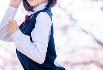 看到幼爱youmeko与裤里丝的美图，我的内心无比纠结