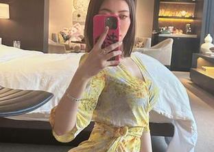 微密圈 – 果儿Victoria的纯白照片合集，把每一份淡雅和清新都装进了蓝天
