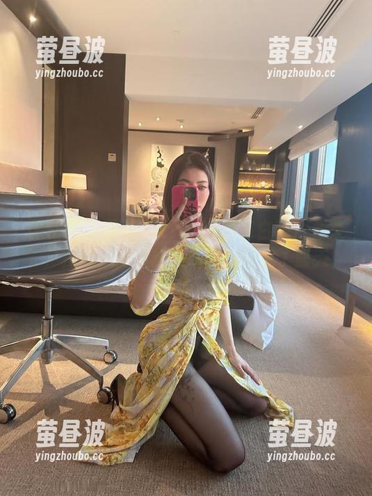 微密圈 - 果儿Victoria的纯白照片合集，把每一份淡雅和清新都装进了蓝天