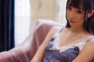果团网 – 若有所思，黄歆苑最新写真集白丝中竟发现新内涵…