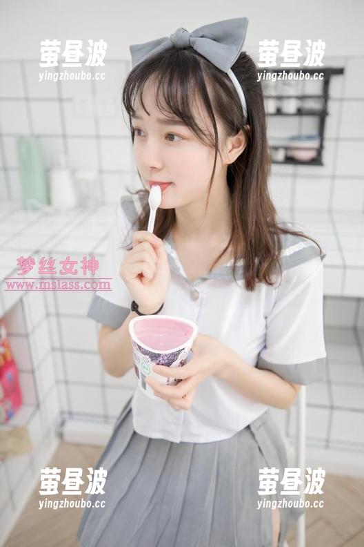 梦丝女神 - 花月舞的校园：在高清画面中迷失，在线随意游荡，时间就慢了一拍。