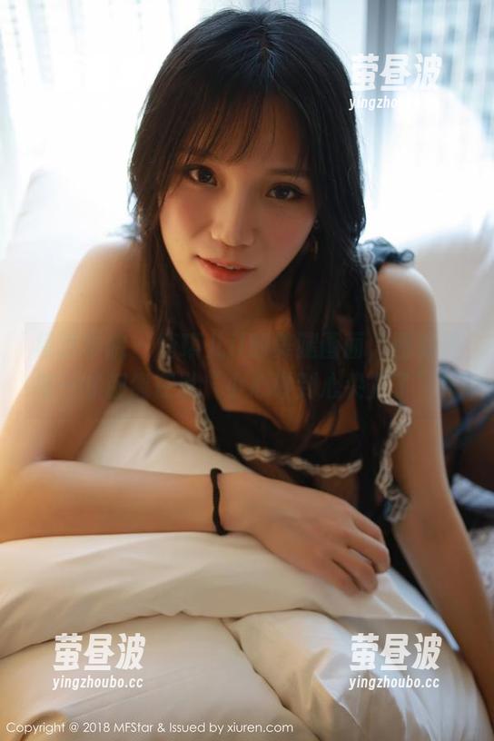 模范学院-唐琪儿il 模范学院 - 唐琪儿il的美腿画面,图集里每一寸都像在说“小心碰到心尖儿了”!