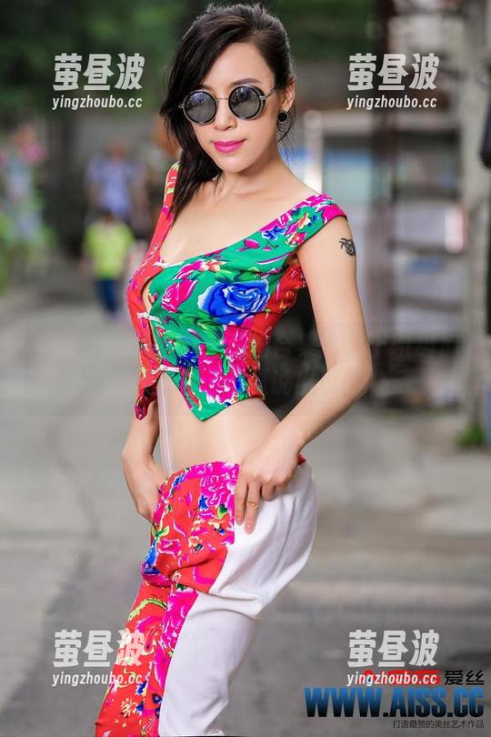 爱丝 - 佳慧的教室私拍合集：关于班级那点儿事，不愿说出口的