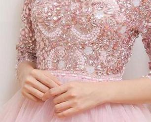 爱尤物 – 李丽莎夏日全集写真，慢慢看吧，各种姿态中透着的那个热辣的慵懒，完全不愧夏日之名。