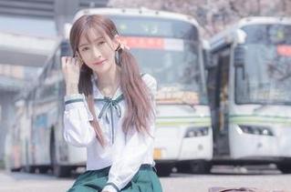 想象中的护士跟王羽杉，全在无圣光的原图里了。