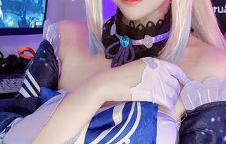 当神探火狸狸遇上眼镜，高清写真里的别样奇趣。
