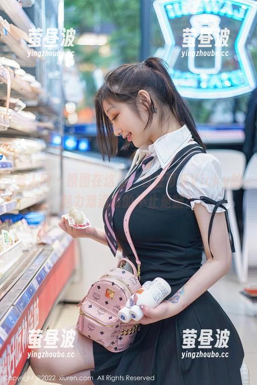 秀人网 - 原图在这里，白丝可乐Vicky的魅力难道靠的不止是腿？