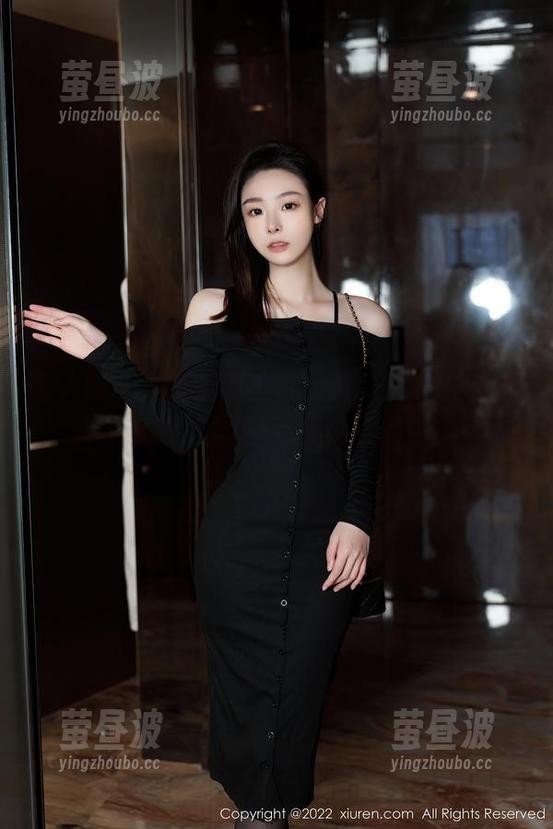秀人网 - 从清晨到黄昏，芭比KIKI的画框：“旅拍”合集+你类闯入的怪虫。
