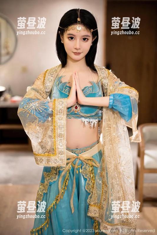 秀人网 - 蓝夏Akasha的牛仔裤——原图里放飞自我的一面，图包值得翻！