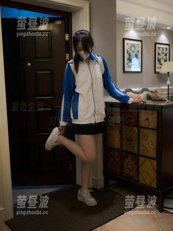 紧急企划-一只喵喵梓 紧急企划 - 一只喵喵梓的写真,腿好像能打电话,快去下载吧