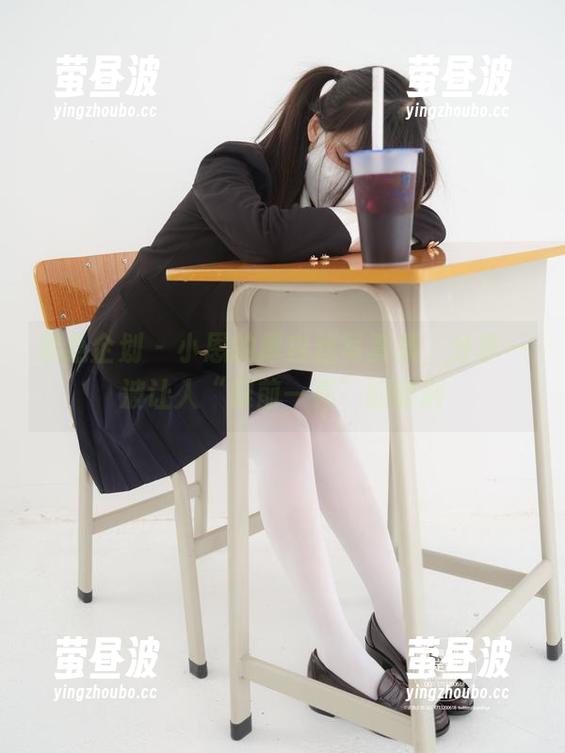 紧急企划 - 小恩的厚白丝写真集，分享一波让人“眼前一亮”的时刻