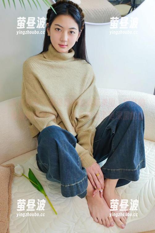 绮梦摄影-婷婷 绮梦摄影 - 发现婷婷的最新美图,网袜的线条好像在低语,是否传达了更深层的情绪?