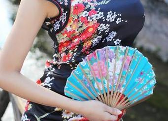美媛馆 – 于大乔的新剧透：旅拍作品集更新，文字也控不住让我想多了。