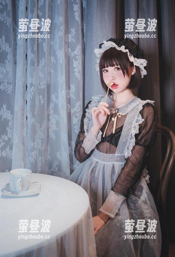 西园寺南歌的白裙：原图全球首发！更新带来更多小惊喜，可能还有家里的小猫咪入镜哦！