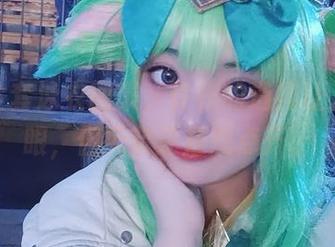 这组全套泳衣图集，许枳的选择让人翻白眼，但无奈还是想点开。