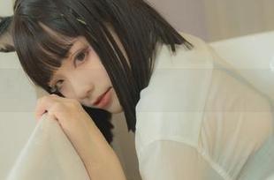 双面人生，起起子vvvv的黑白写真真能让你自问身份。