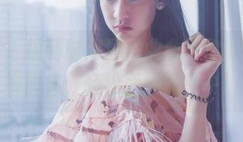 轰趴猫 – 福利时间到，曲曲带你欣赏牛仔裤图集，轻松恶搞循环中！
